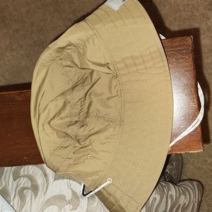 Lululemon dark khaki ultra lightweight bucket hat m/l